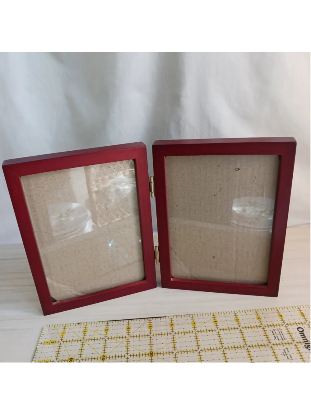 Double 5 X 7 Hinged Picture Frame Free Standing Red Mahogany Wood Colored